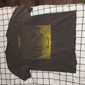 Twenty one pilots size large barely used gray T-shirt